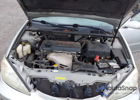 2004 Toyota Camry Le z USA, uszkodzony, nr VIN 4T1BE32K64U817834